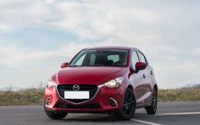 Mazda Demio 5-osobowy do wynajęcia w Pafos